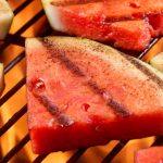 Burger mal anders: Dieses Gericht zeigt, warum die Melone auf den Grill gehört
