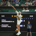 Tennis: Nach Wimbledon-Sperrstunde: Zverev will Aus verhindern