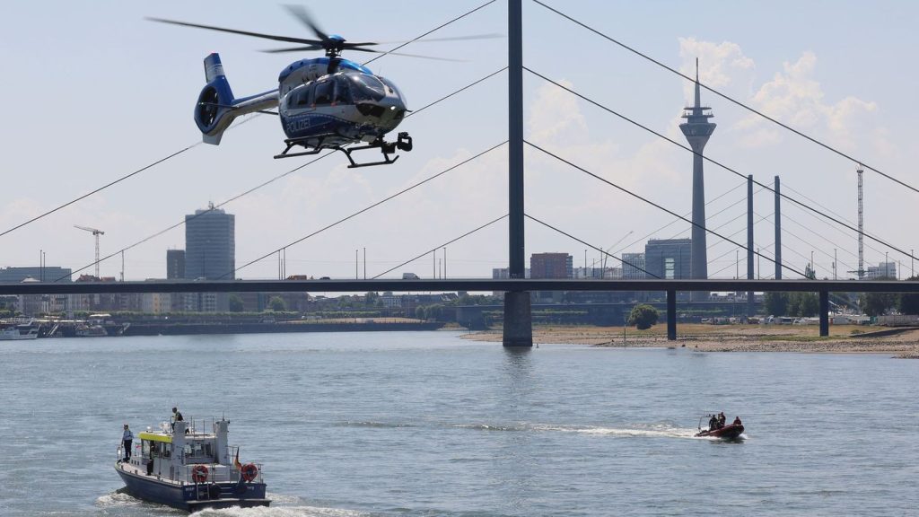 Gefährlicher Fluss: Mann fällt bei Düsseldorf in den Rhein - Suche vergeblich