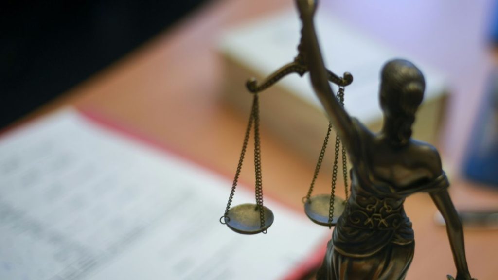 15-jährigen Sohn zu Prostitution gezwungen: Prozess gegen Vater in Hamburg