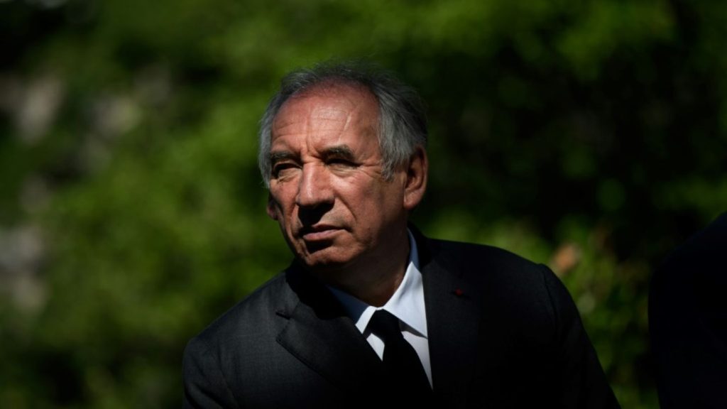 Frankreichs Premier Bayrou übersteht erneut Misstrauensvotum