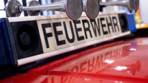 Feuerwehreinsatz: Zwei Höfe brennen - Ermittlungen zur Brandursache