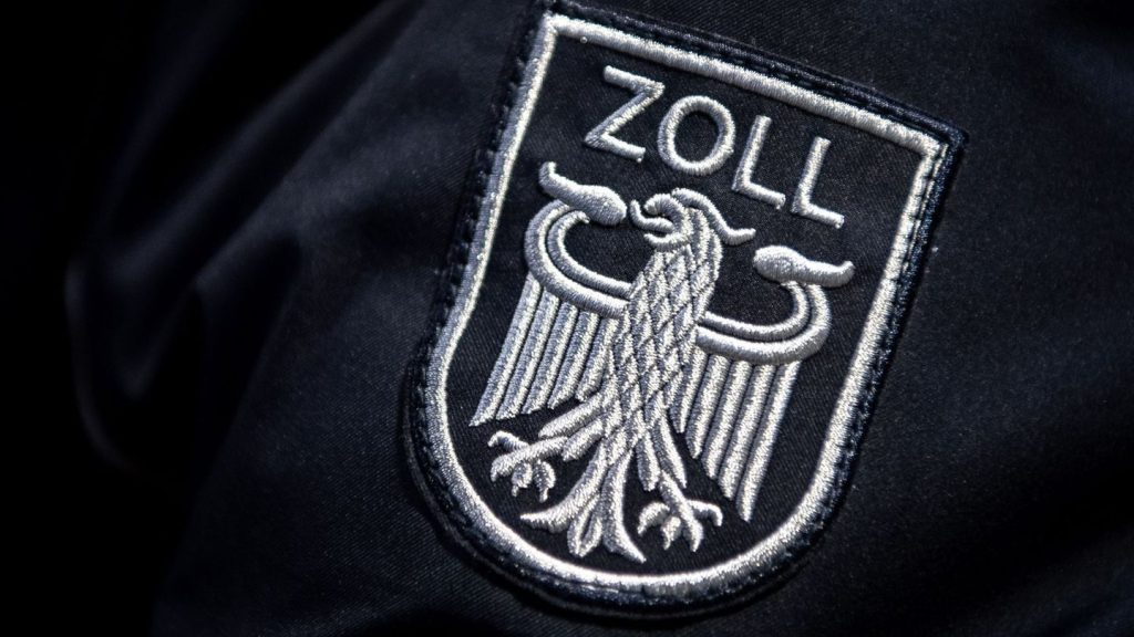 Kölner Flughafen: Zollhündin erschnüffelt Drogen im Wert von rund 600.000 Euro