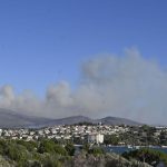 Türkei: Brand in türkischer Ägäis - Flammen bedrohen Wohnhäuser
