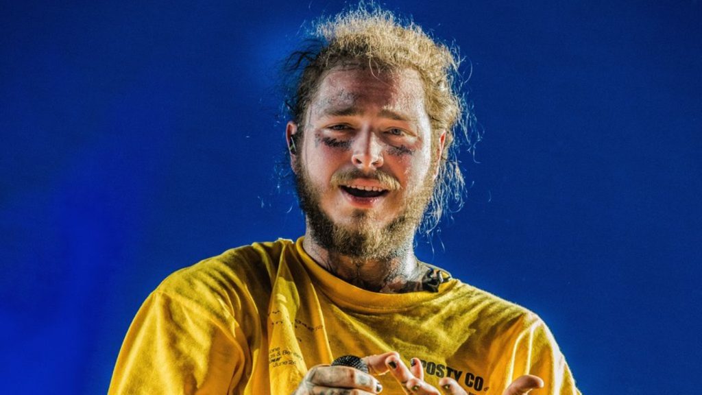 Post Malone: Musiker stürzt während Konzert von der Bühne
