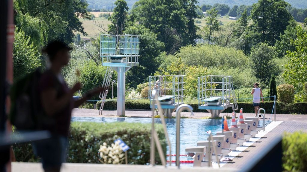Kriminalität: Ermittlungen nach Belästigungen im Freibad dauern an