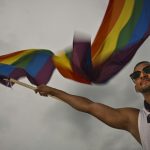 Regenbogenflagge am Bundestag: Heftige Kritik an Merz' "Zirkuszelt"-Äußerung