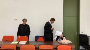 Freundschaft endet tödlich: Kochtopf als tödliche Waffe - lange Haft für 90-Jährige