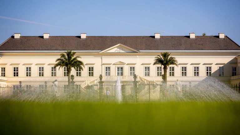 Touristenmagnet in Hannover: Goldene Kutsche und mehr - Museum im Schloss öffnet wieder