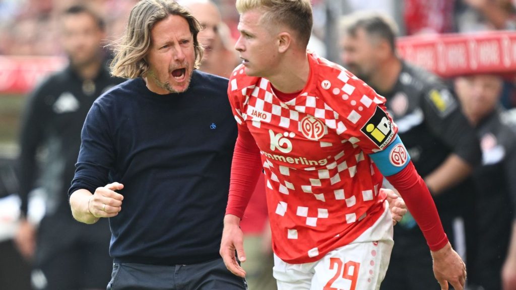 Fußball-Bundesliga: Wegen Burkardt: Mainz-Boss mit Spitze Richtung Frankfurt