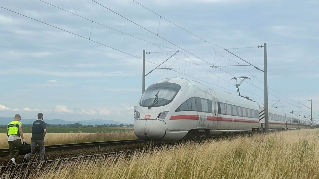 Mehrere Verletzte: Angriff in ICE: Drei Syrer unter den Verletzten