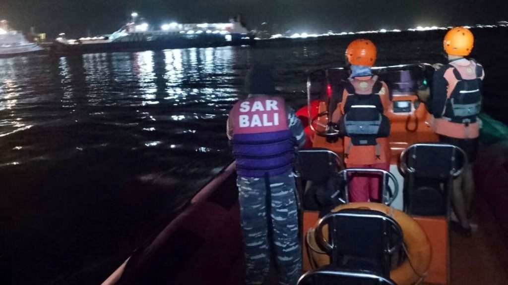 Schiffsunglück in Indonesien: Vier Tote nach Fährunglück vor Bali - Dutzende noch vermisst