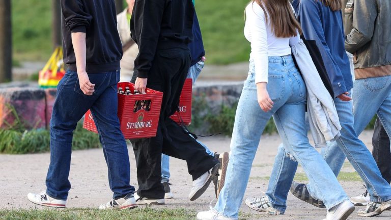 Volksdroge Alkohol: Kein Bier für 14-Jährige - Mehrheit wünscht strengere Regeln