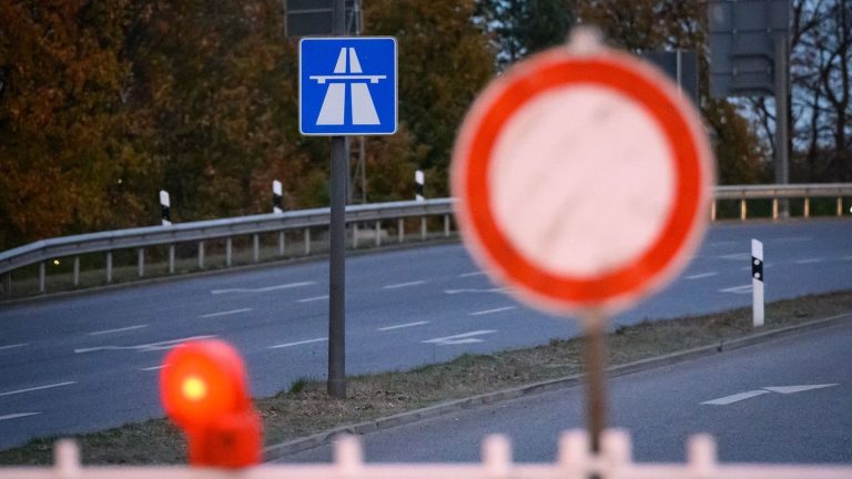 Verkehr: A44 in Flughafennähe am Wochenende gesperrt