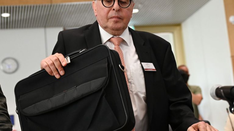 Ahrtal: Pföhlers Anwalt: Vorwürfe zur Flut verfehlt und unbegründet