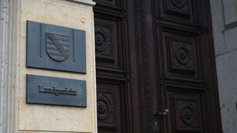 Schläge gegen Reporter: Rechtsextremistin Liebich erneut vor Gericht