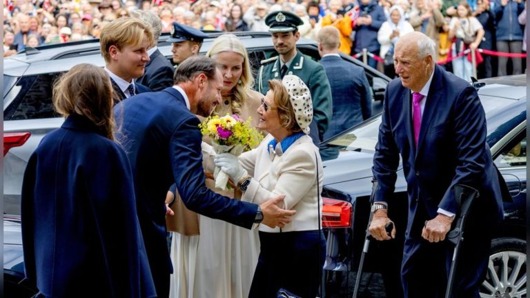 Norwegische Royals: Seltener Auftritt aller Generationen