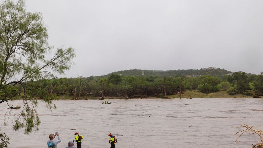 Notfälle: Mindestens 24 Tote in Texas - Kinder weiter vermisst
