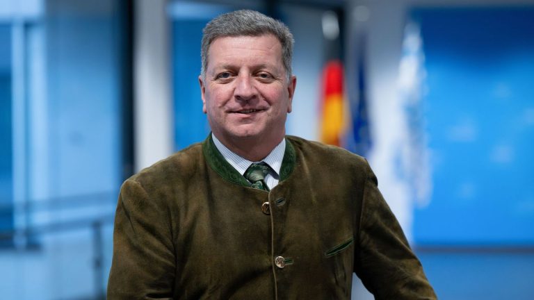 Parteien: Bernreiter bleibt Vorsitzender des CSU-Bezirks Niederbayern