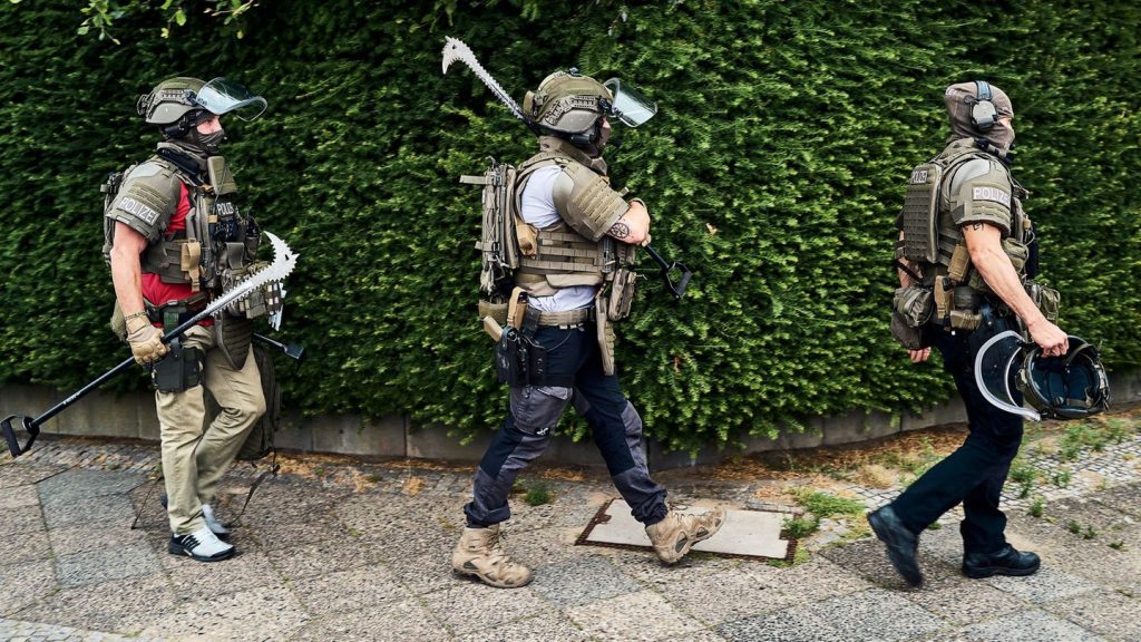 Polizei: SEK-Einsatz in Berlin-Rudow – 42-Jähriger festgenommen