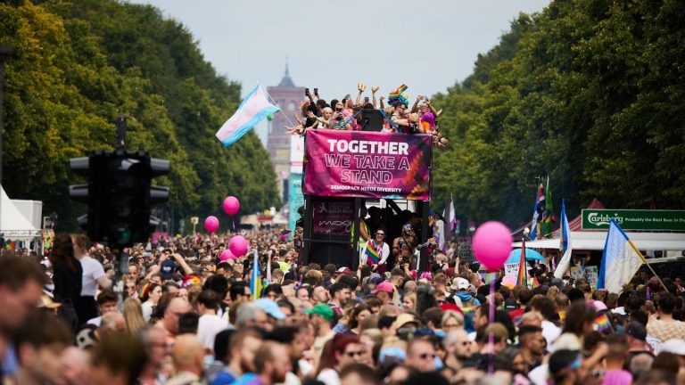 Queere Community: "Unter Druck" – Berliner CSD ist besorgt