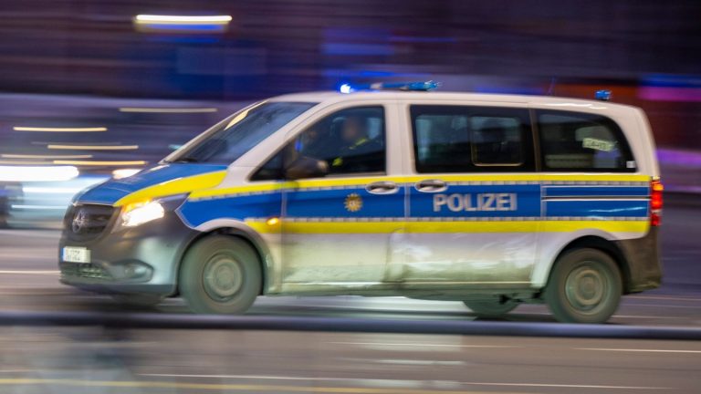 Notfälle: Verletzter gefunden - Polizeigroßeinsatz in Deggendorf