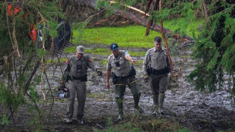 Überschwemmungen: Flutkatastrophe in Texas: mehr Tote und Warnungen