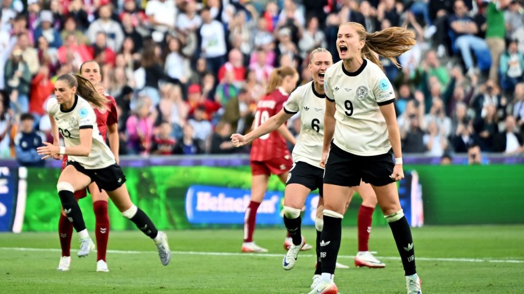 Zweiter Turniersieg: "Mentalitätssieg" und Schweden-Hilfe: DFB-Team in K.o.-Runde