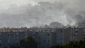 Großeinsatz der Feuerwehr: Feuer in Marseille noch nicht gelöscht - 110 Leichtverletzte