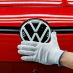 Volkswagen liefert bis Ende Juni fast 50 Prozent mehr E-Autos - Rückgang in China