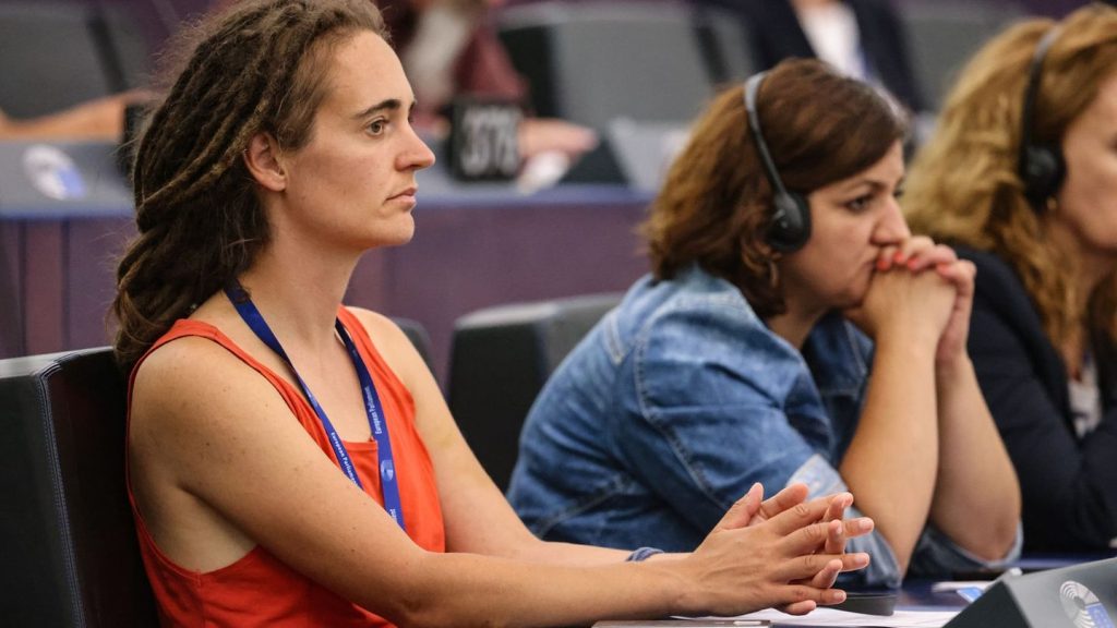 Brüssel: Aktivistin Carola Rackete gibt Mandat im EU-Parlament ab