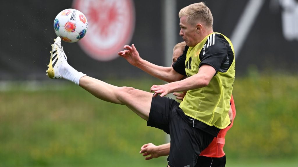 Fußball-Bundesliga: Mit Burkardt, ohne Matanovic: Eintracht startet Vorbereitung
