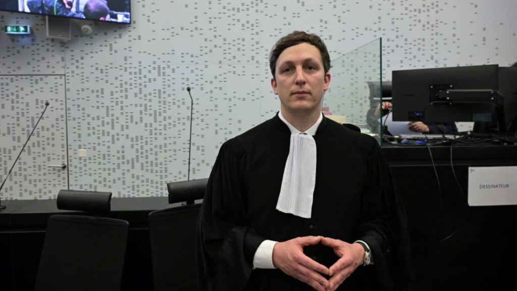 Anwalt eines französischen Pädokriminellen begeht Suizid