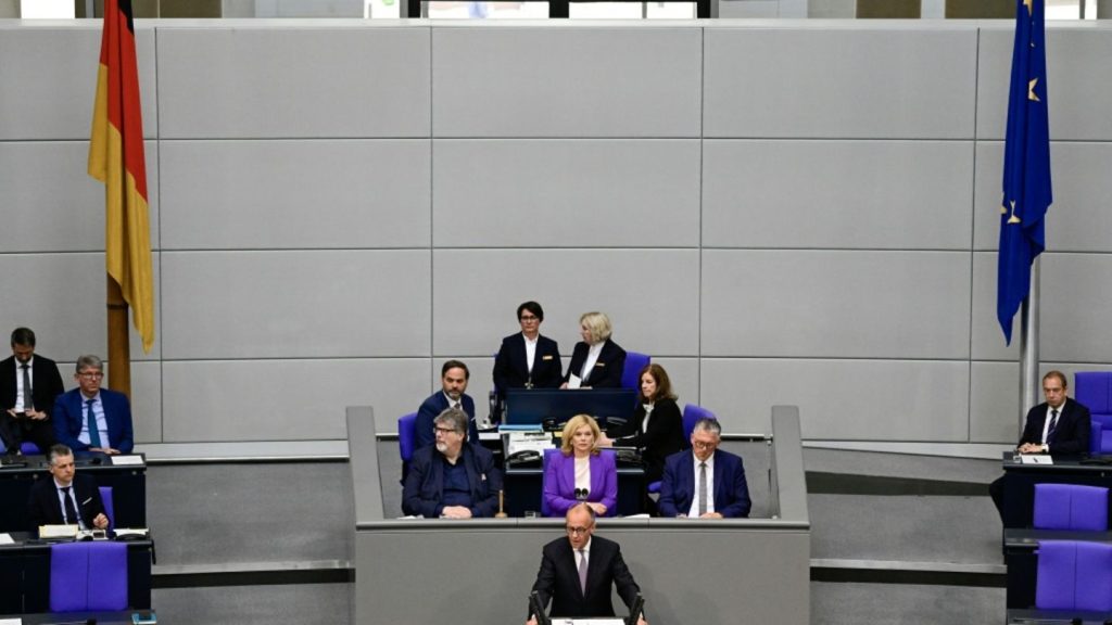 Generaldebatte und Regierungsbefragung mit Merz im Bundestag