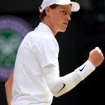 Tennis: Mit weißem Armling: Starker Sinner ins Wimbledon-Halbfinale
