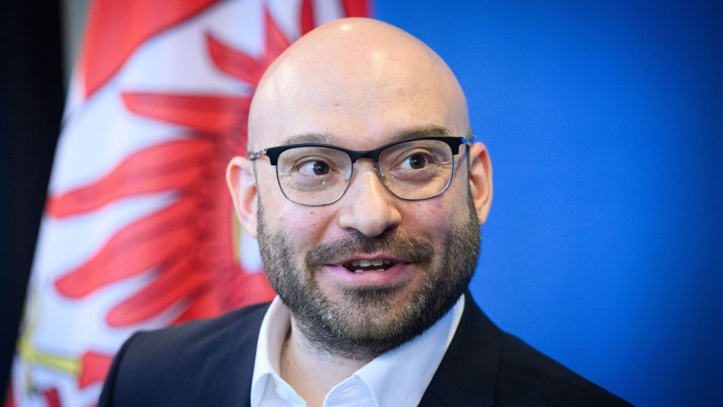 Verfassungsschutzbericht: Zahl der Rechtsextremisten in Brandenburg auf Höchststand