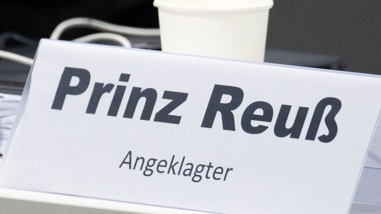 "Reichsbürger": Reuß-Prozess in Frankfurt: Verhandlung bis Sommer 2026