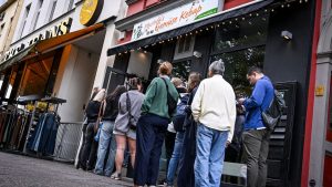 Weltberühmter Imbiss: Touristenattraktion "Mustafa's Gemüse Kebap" zieht um