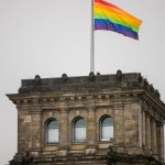 Debatte über Pride-Flagge: Abgeordnete müssen Regenbogenfahne von ihren Büros entfernen