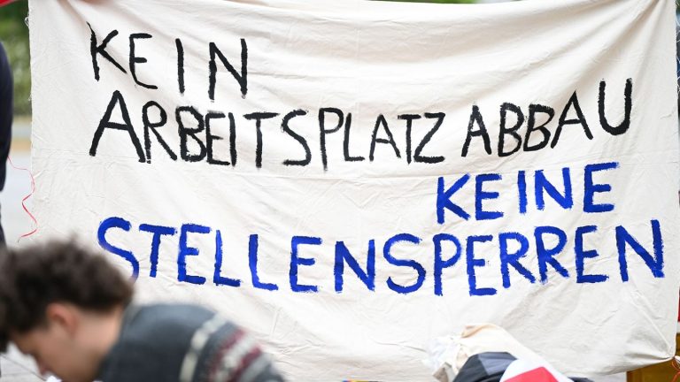Hochschulpakt: Hochschule stellt zwei Studiengänge ein