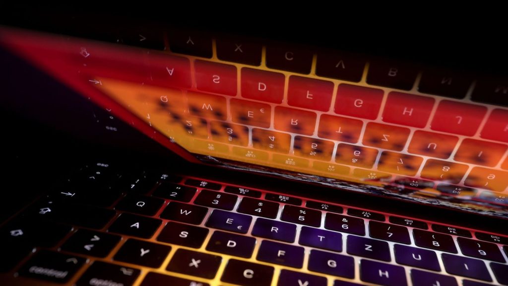 Hunderte Polizisten im Einsatz: Illegale Online-Sportwetten - Razzia gegen mutmaßliche Bande