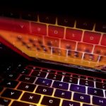 Hunderte Polizisten im Einsatz: Illegale Online-Sportwetten - Razzia gegen mutmaßliche Bande