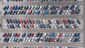 Nach Verlustjahren: Kfz-Versicherer könnten 2025 in Gewinnzone zurückkehren