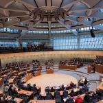 Wirtschaftswachstum: Landtag debattiert über Brüssel-Besuch von Unternehmenschefs