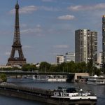 Fallschirmsprung vom Eiffelturm endet mit Festnahme