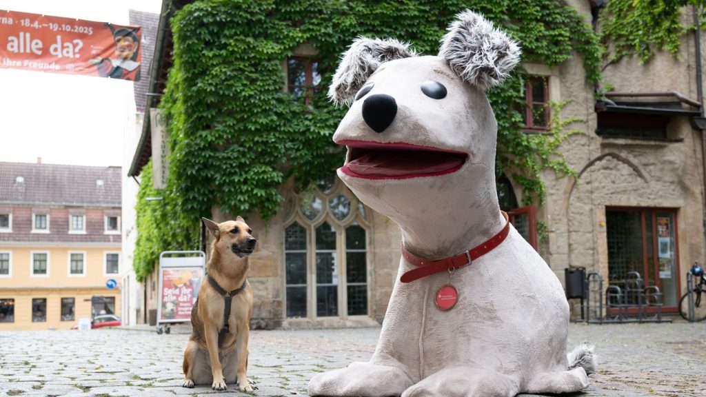 Puppenspiel: Struppi aus dem DDR-Kinderfernsehen jetzt im XXL-Format