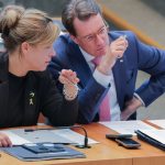 Wirtschaftswachstum: Wachstumsmotor oder "Realsatire" - Wüst weist Kritik zurück
