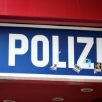 Hunderte Polizeianschlüsse blockiert: Durchsuchungen bei fünf jungen Verdächtigen