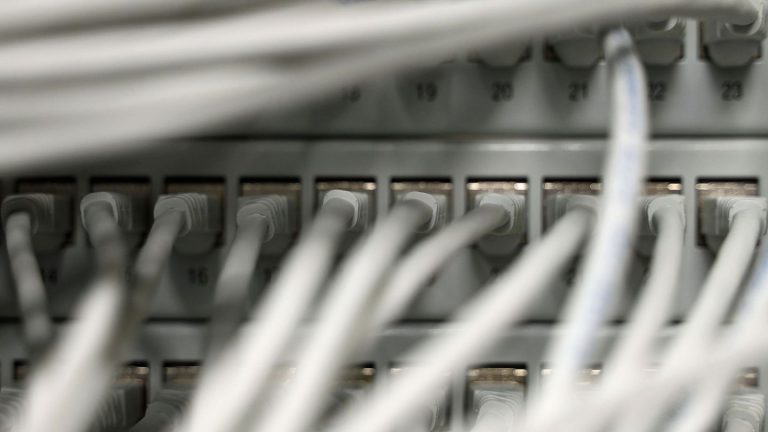 Telefonkonferenzen geschaltet: Polizei-Telefone blockiert - junge Männer im Verdacht