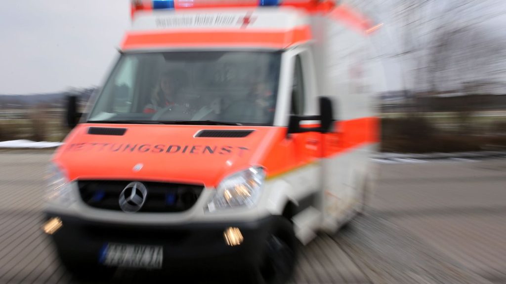 Berchtesgadener Land: Autofahrer gerät auf B21 auf Gegenfahrbahn - Verletzte